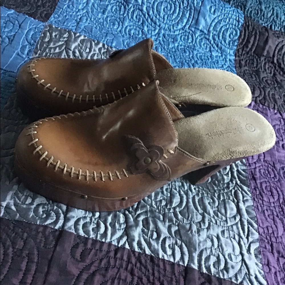 Womens Xhilaration MULE Shoe: LEATHER Detailed Upper w/ Heels Slip-on - Size 10